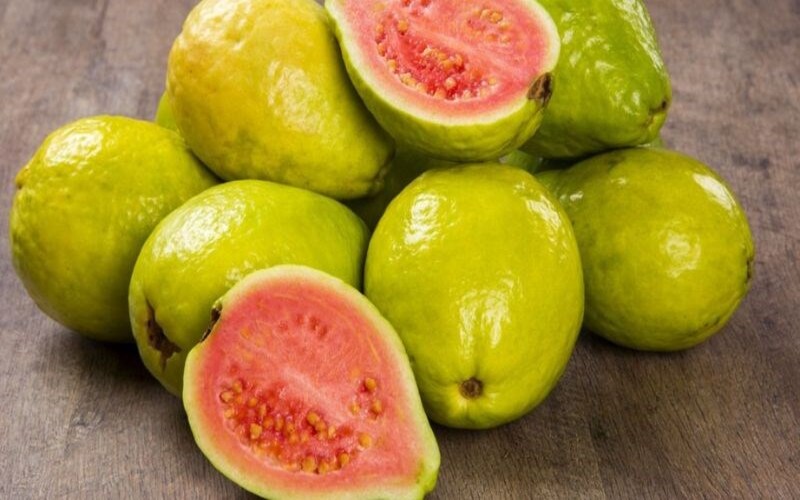 1 trái ổi bao nhiêu calo? Ăn ổi mang lại lợi ích gì cho sức khỏe?