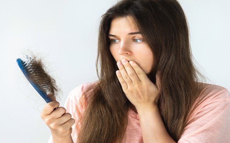 Cách khắc phục rụng tóc ở nữ giới hiệu quả ngay tại nhà