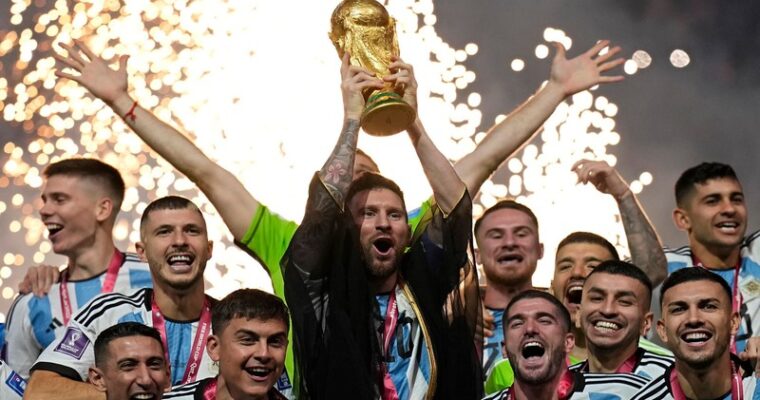 Chiếc cúp World Cup trị giá bao nhiêu? Lịch sử của chiếc cúp World Cup