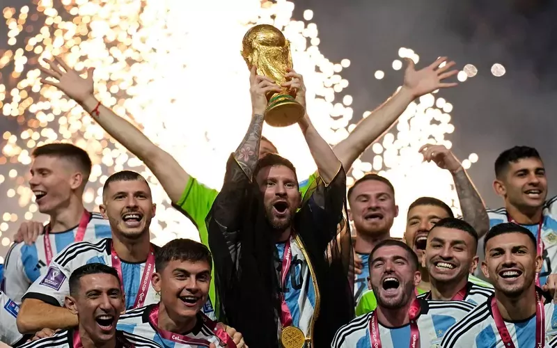 Chiếc cúp World Cup trị giá bao nhiêu? Lịch sử của chiếc cúp World Cup