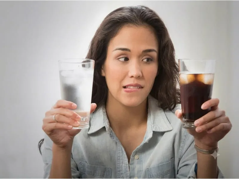 Hạn chế đồ uống nhiều đường và thực phẩm giàu năng lượng